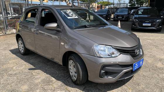 TOYOTA ETIOS 1.3 X 16V FLEX 4P AUTOMÁTICO TOYOTA ETIOS 1.3 X 16V FLEX 4P AUTOMÁTICO